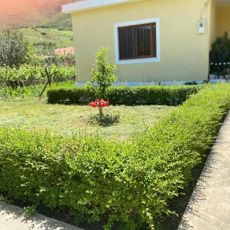 Prázdninový dům Flowery House Near The Sea And The Mountain Vlorë
