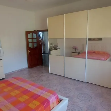 Flowery House Near The Sea And The Mountain Casa vacanze