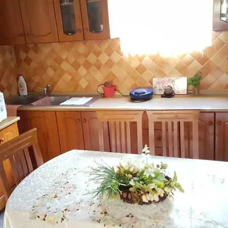 Flowery House Near The Sea And The Mountain Prázdninový dům Vlorë