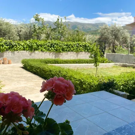 Flowery House Near The Sea And The Mountain Holiday home Vlore
