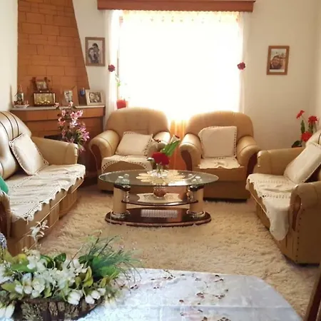 Flowery House Near The Sea And The Mountain Hébergement de vacances